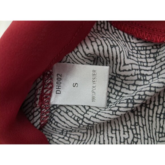 Dahlya Women's Small Short Sleeve Red Colorblock Gray Snakeskin Lightweight Top - Picture 4 of 7